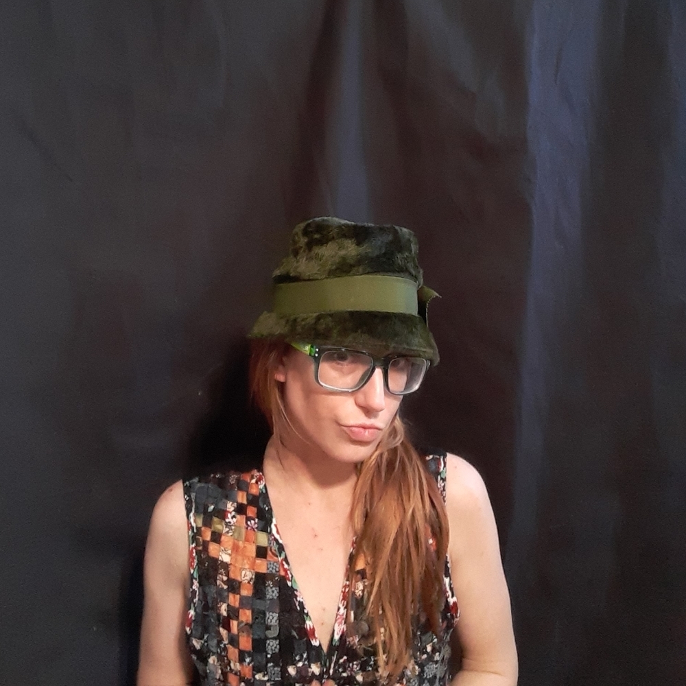 1960's Duchess of Italy bucket hat w/ bow - Picture 3 of 8